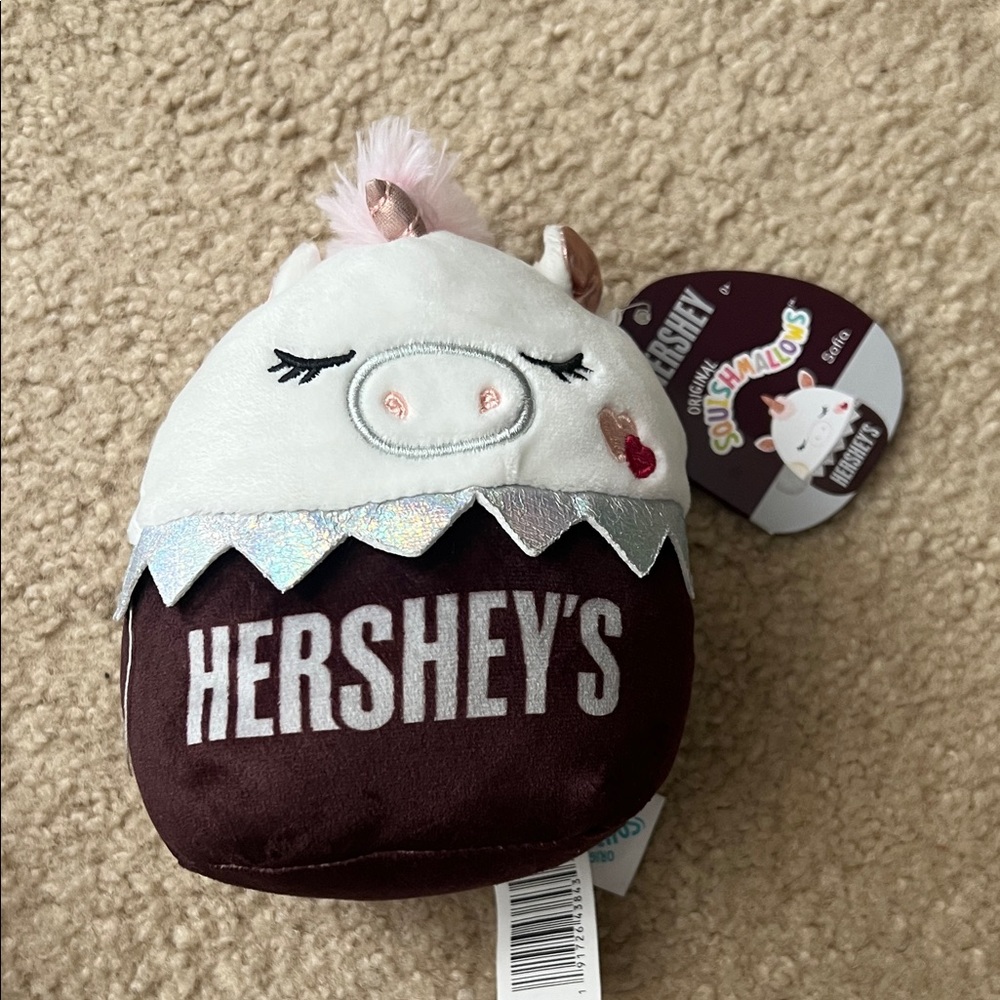 Squishmallows Hershey Sofia